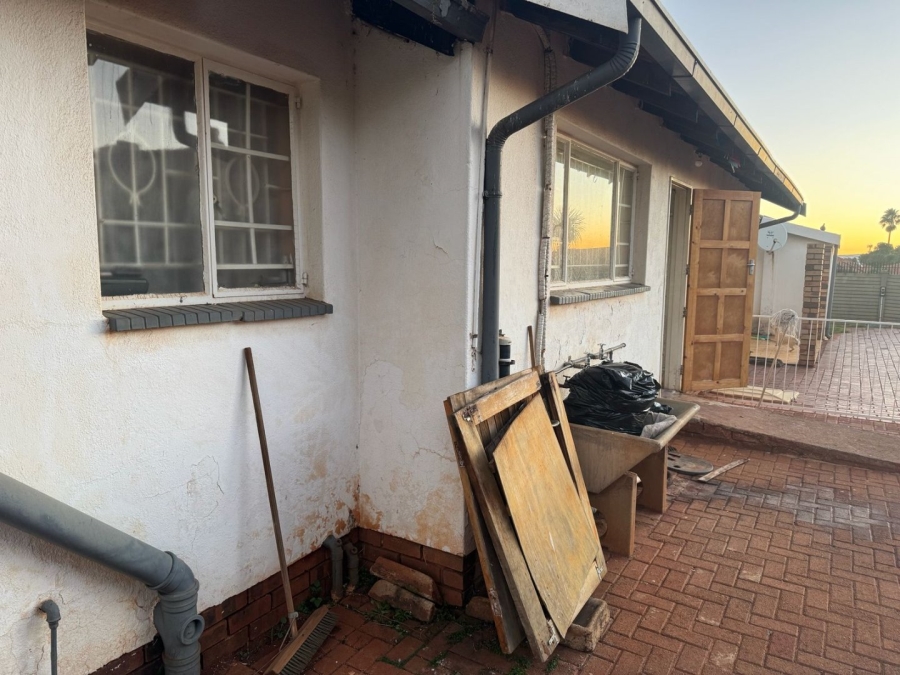 4 Bedroom Property for Sale in Lenasia South Gauteng