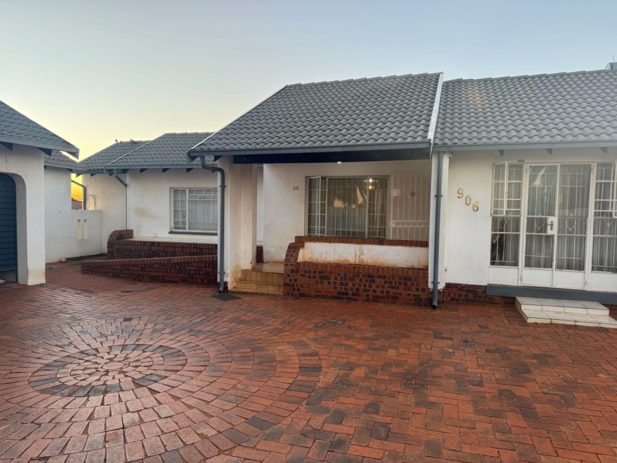 4 Bedroom Property for Sale in Lenasia South Gauteng