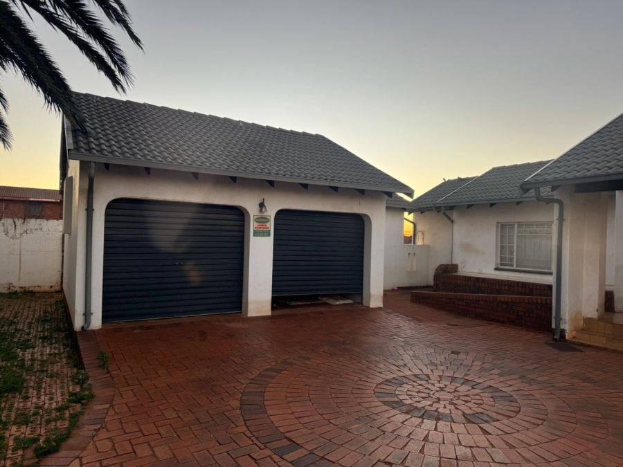 4 Bedroom Property for Sale in Lenasia South Gauteng