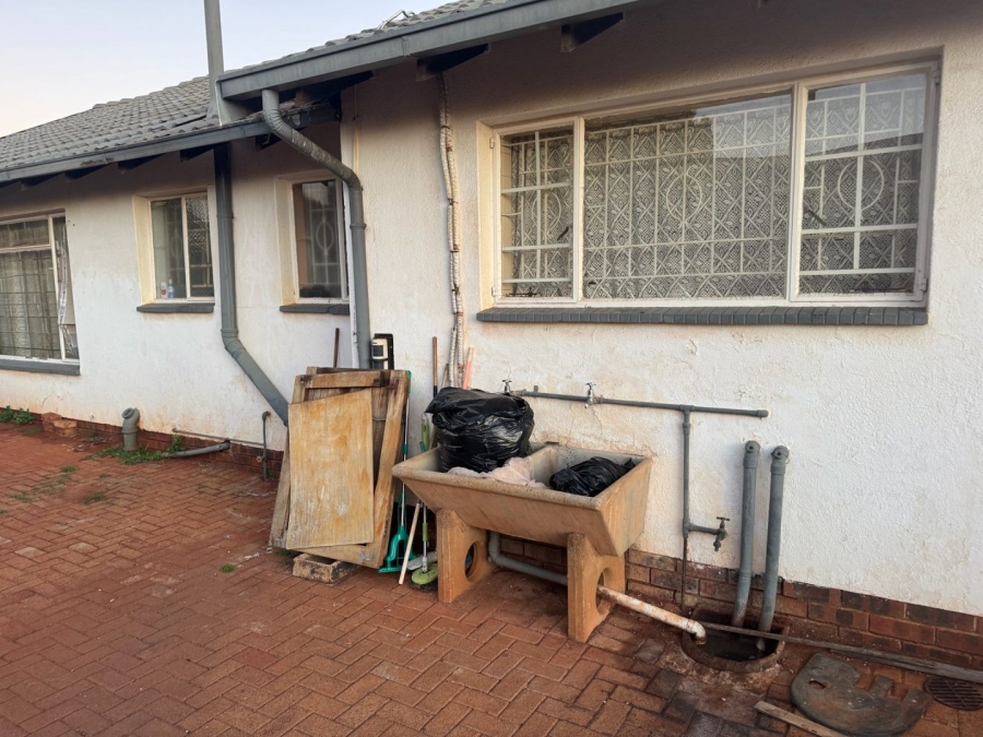 4 Bedroom Property for Sale in Lenasia South Gauteng