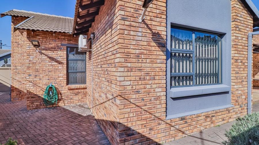 3 Bedroom Property for Sale in Lambton Gauteng