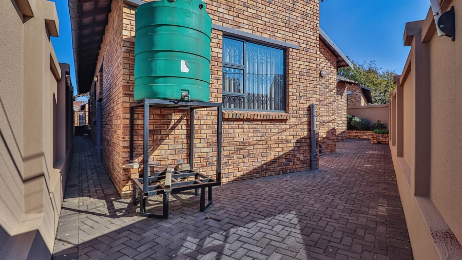 3 Bedroom Property for Sale in Lambton Gauteng