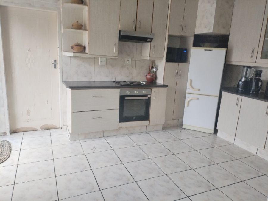 3 Bedroom Property for Sale in Selcourt Gauteng