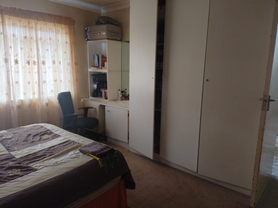 3 Bedroom Property for Sale in Selcourt Gauteng