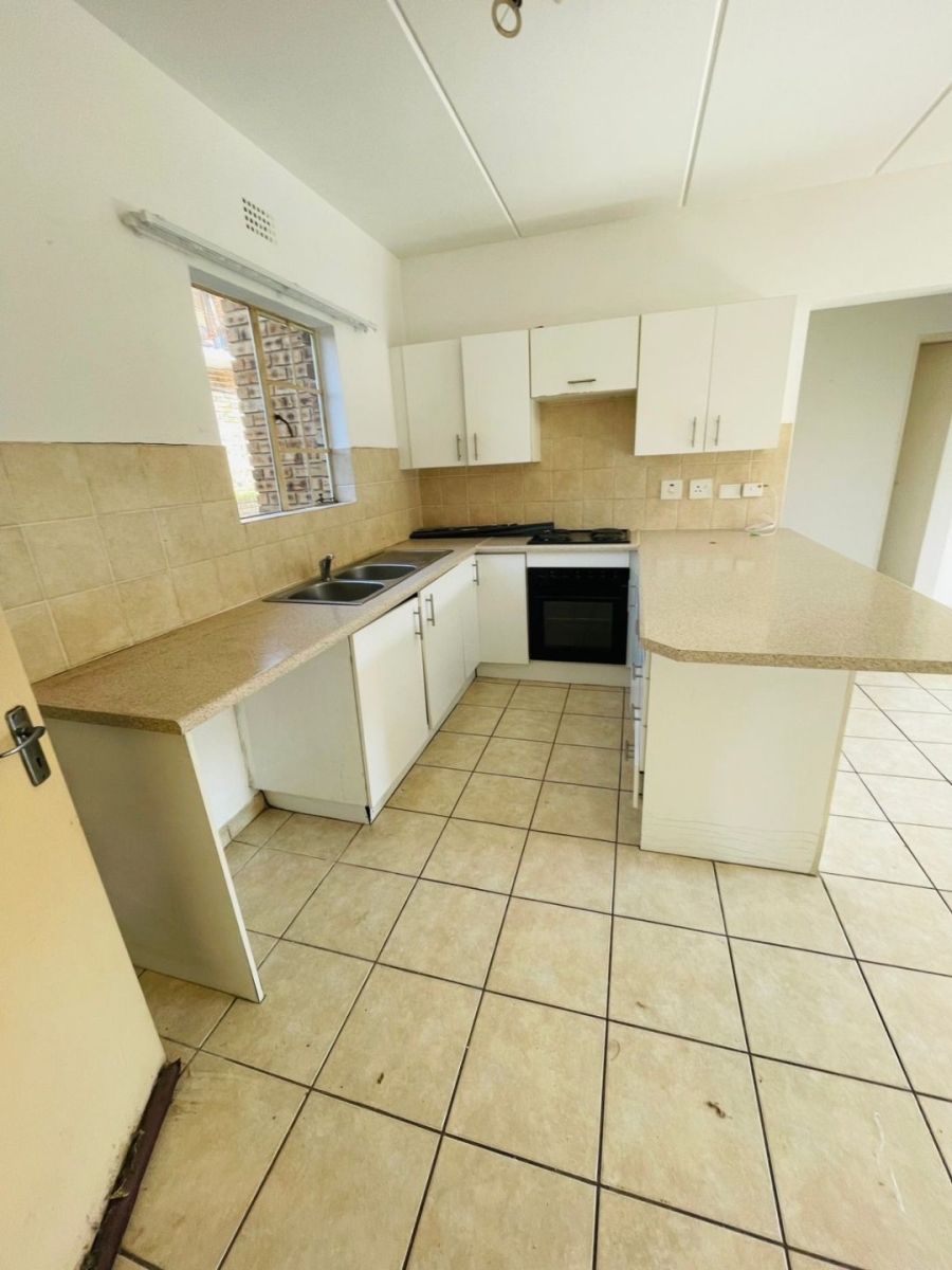 To Let 2 Bedroom Property for Rent in Chloorkop Gauteng