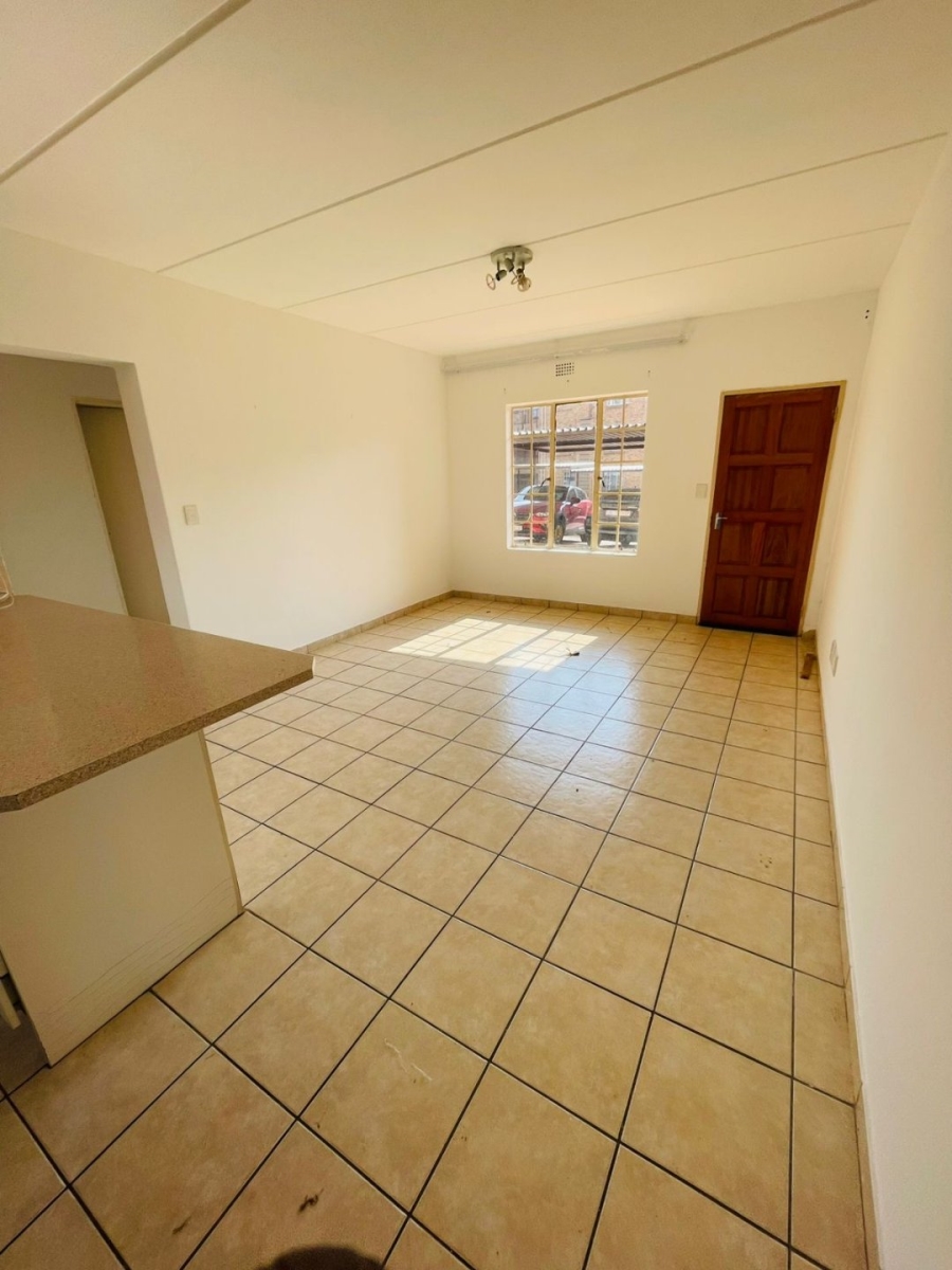 To Let 2 Bedroom Property for Rent in Chloorkop Gauteng