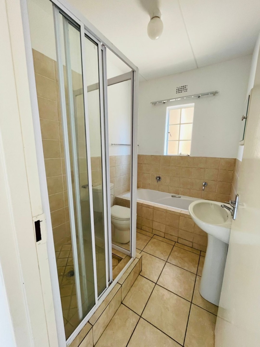 To Let 2 Bedroom Property for Rent in Chloorkop Gauteng