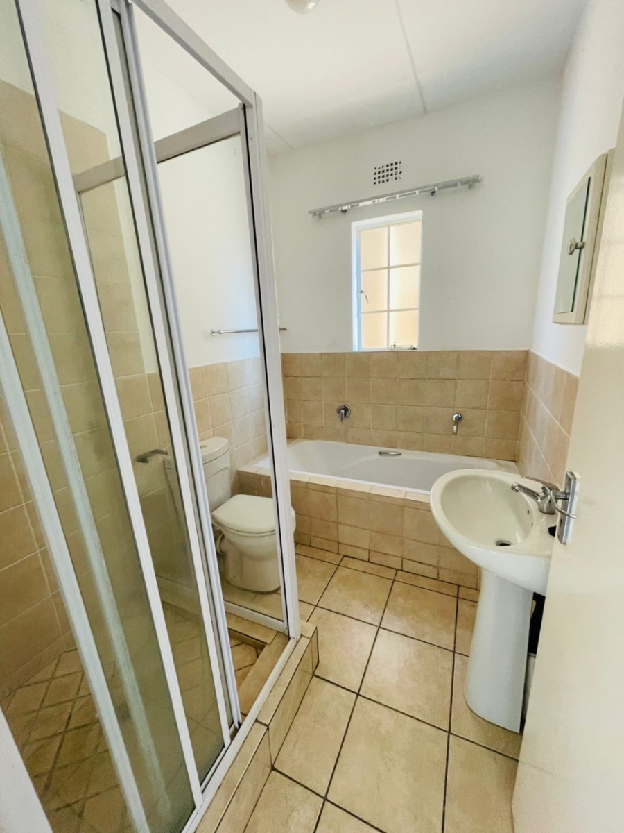 To Let 2 Bedroom Property for Rent in Chloorkop Gauteng