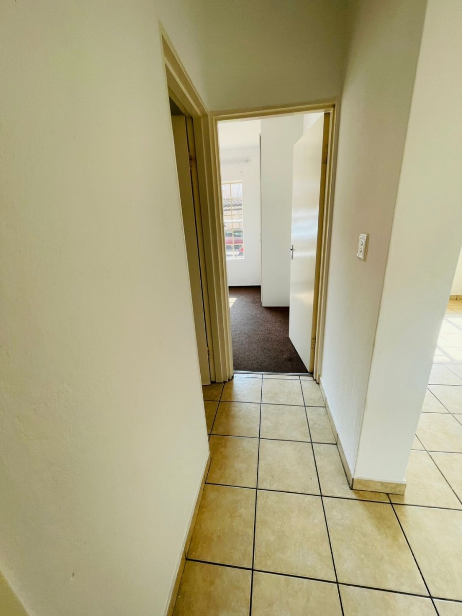 To Let 2 Bedroom Property for Rent in Chloorkop Gauteng