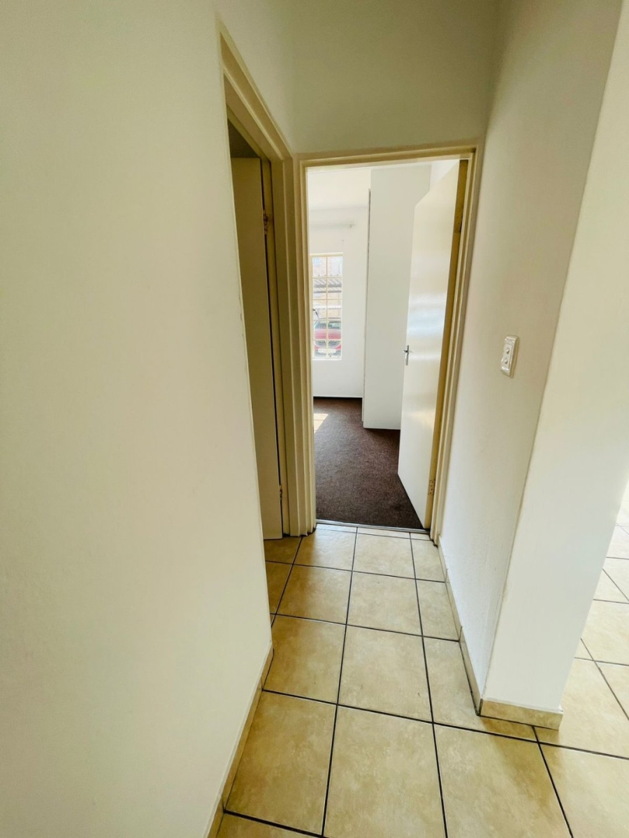 To Let 2 Bedroom Property for Rent in Chloorkop Gauteng