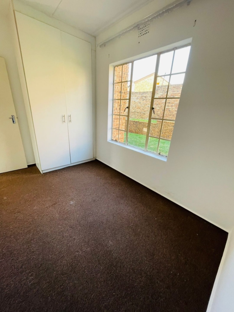 To Let 2 Bedroom Property for Rent in Chloorkop Gauteng