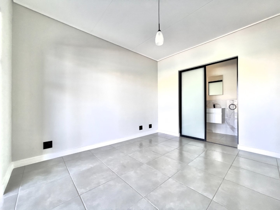 To Let 3 Bedroom Property for Rent in Waterfall Gauteng