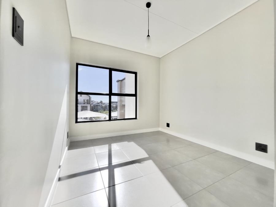 To Let 3 Bedroom Property for Rent in Waterfall Gauteng