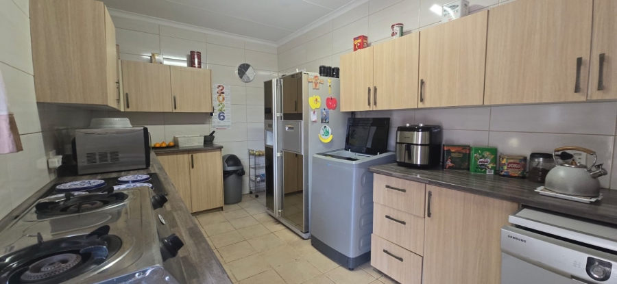 3 Bedroom Property for Sale in Brackendowns Gauteng