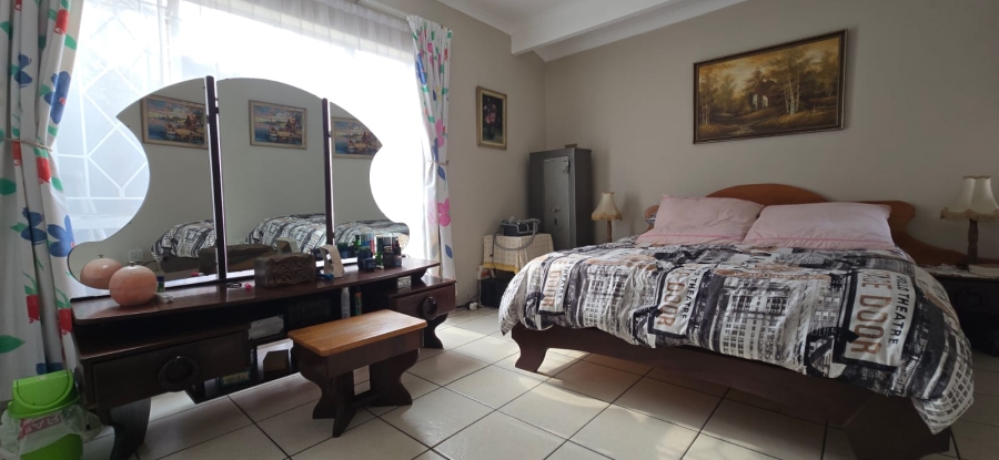 3 Bedroom Property for Sale in Brackendowns Gauteng