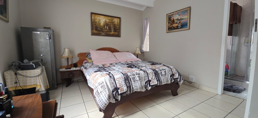 3 Bedroom Property for Sale in Brackendowns Gauteng