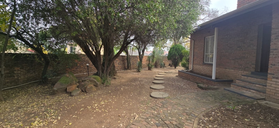 3 Bedroom Property for Sale in Brackendowns Gauteng