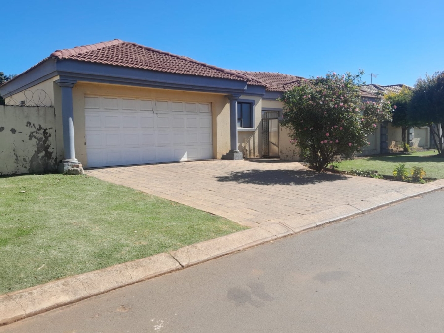 3 Bedroom Property for Sale in Vosloorus Gauteng