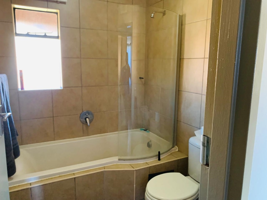 2 Bedroom Property for Sale in Alveda Gauteng