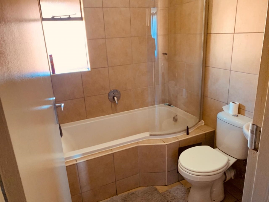 2 Bedroom Property for Sale in Alveda Gauteng