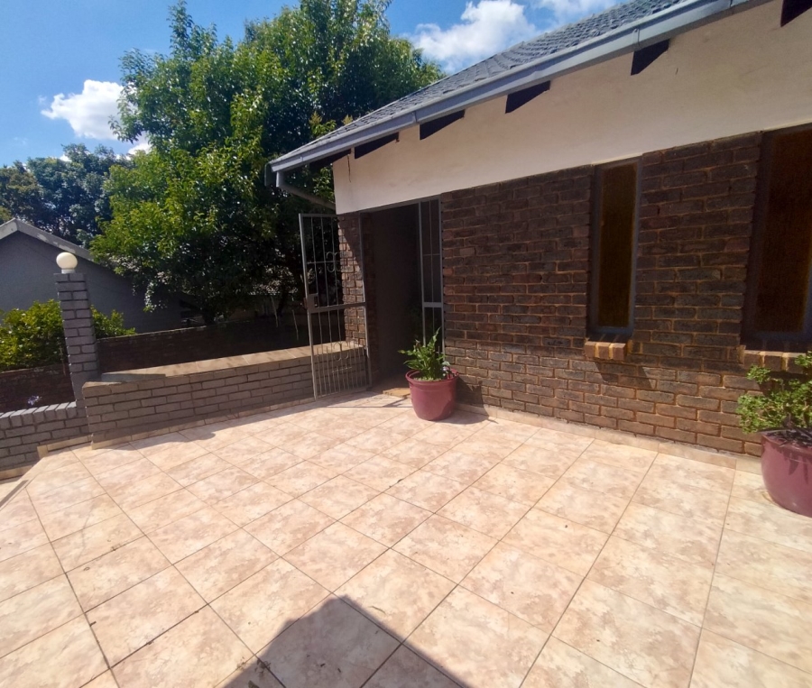 4 Bedroom Property for Sale in Bronberrick Gauteng