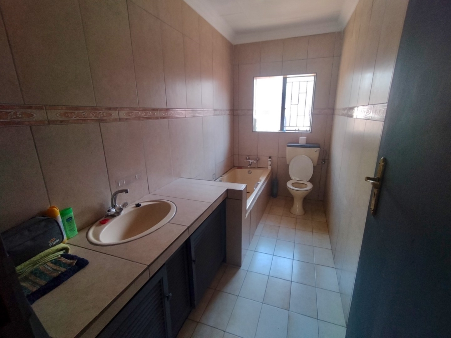 4 Bedroom Property for Sale in Bronberrick Gauteng