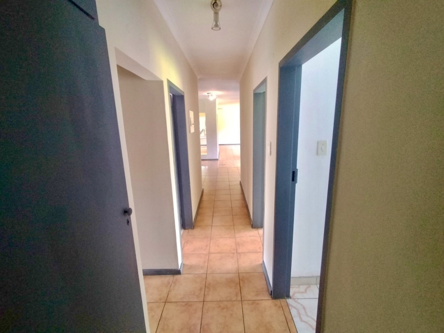4 Bedroom Property for Sale in Bronberrick Gauteng