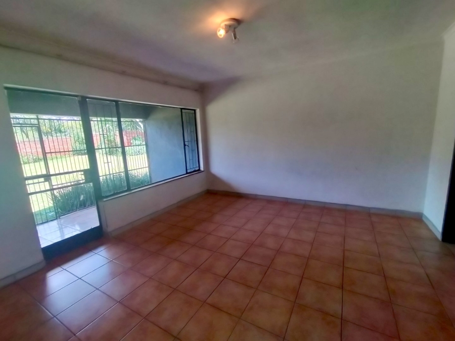 4 Bedroom Property for Sale in Bronberrick Gauteng