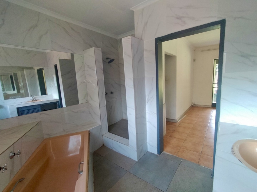 4 Bedroom Property for Sale in Bronberrick Gauteng