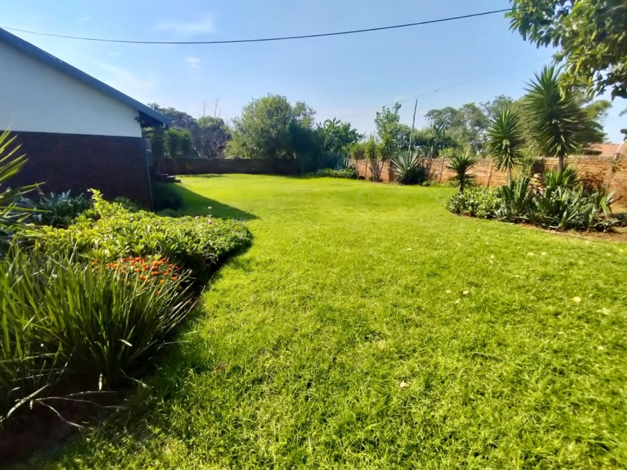 4 Bedroom Property for Sale in Bronberrick Gauteng