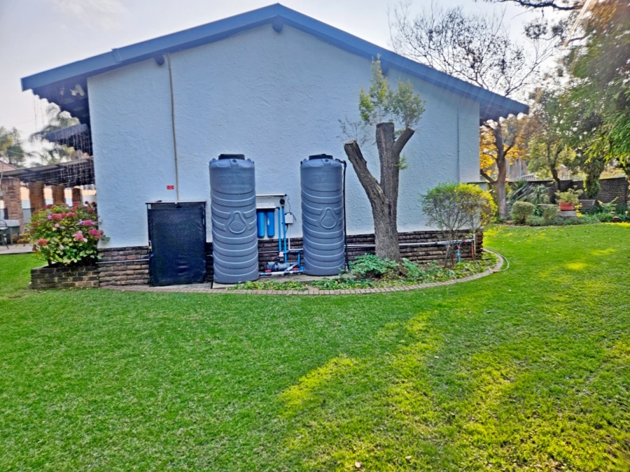 4 Bedroom Property for Sale in Van Riebeeck Park Gauteng