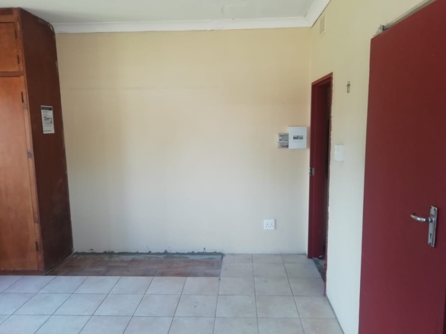 6 Bedroom Property for Sale in Booysens Gauteng