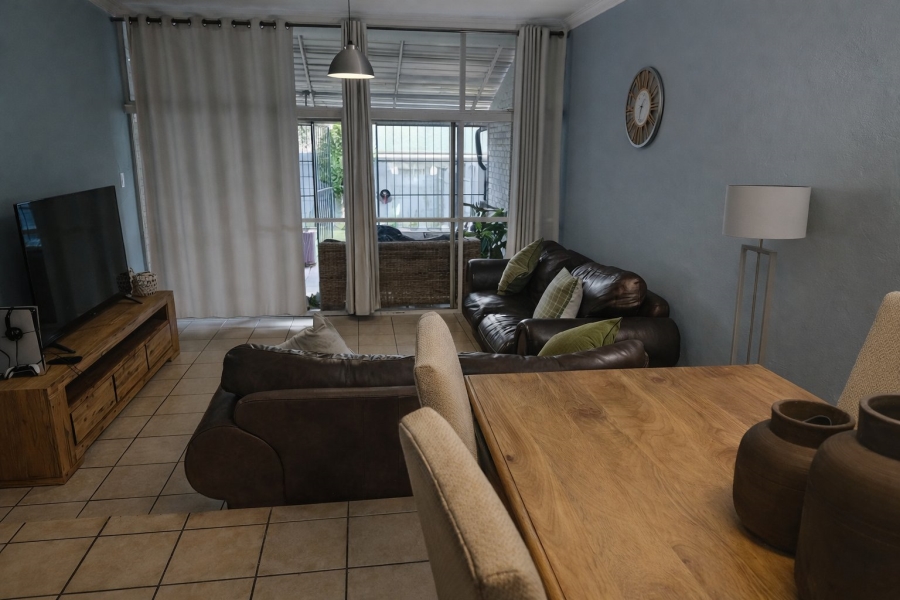 To Let 3 Bedroom Property for Rent in Clubview Gauteng