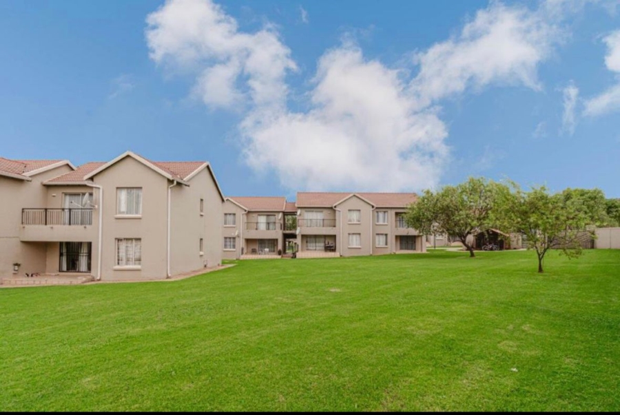 1 Bedroom Property for Sale in Willowbrook Gauteng