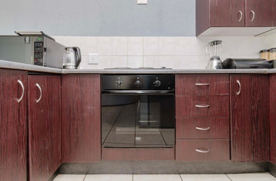 1 Bedroom Property for Sale in Willowbrook Gauteng