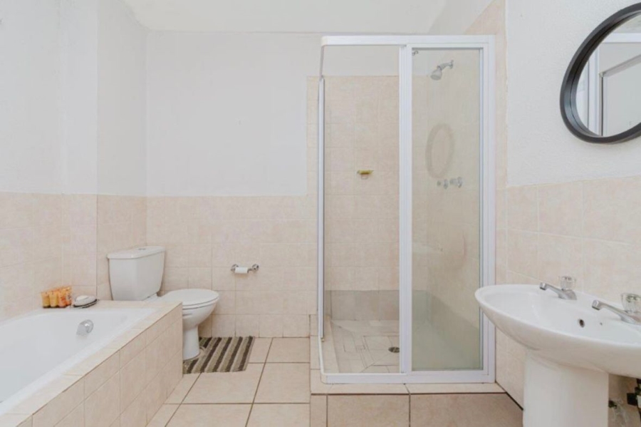 1 Bedroom Property for Sale in Willowbrook Gauteng