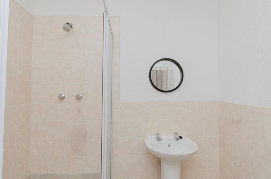 1 Bedroom Property for Sale in Willowbrook Gauteng