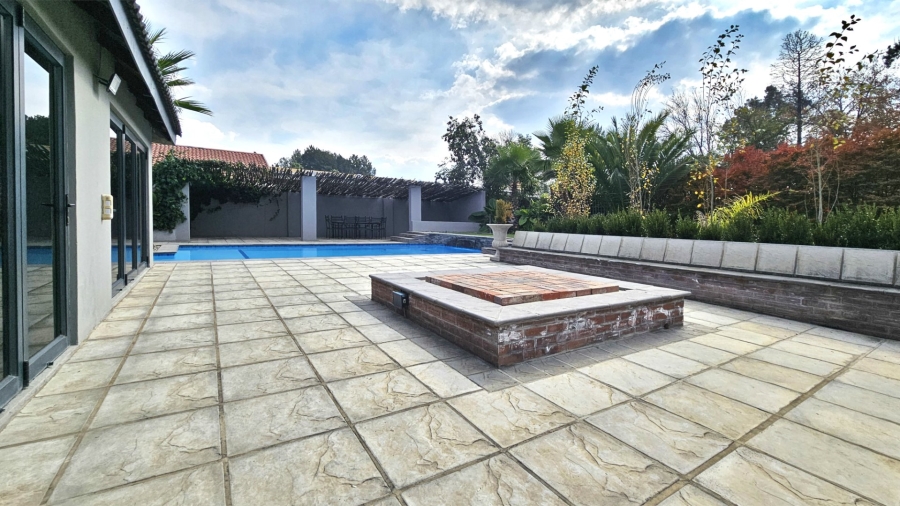 5 Bedroom Property for Sale in Three Rivers Proper Gauteng