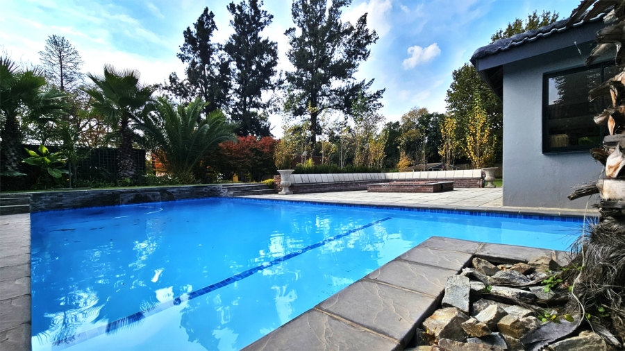 5 Bedroom Property for Sale in Three Rivers Proper Gauteng