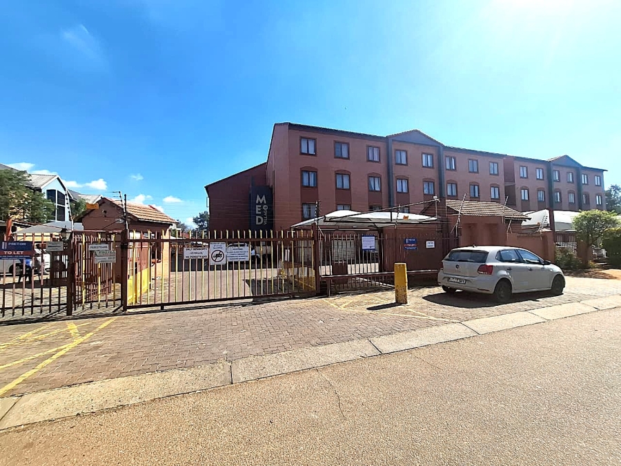 To Let 1 Bedroom Property for Rent in Riviera Gauteng