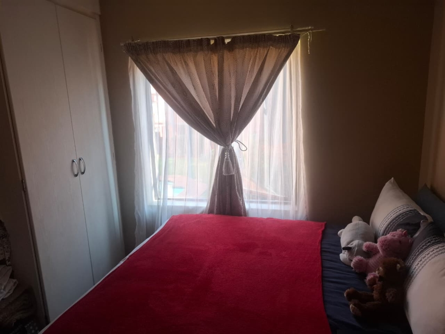 To Let 1 Bedroom Property for Rent in Riviera Gauteng