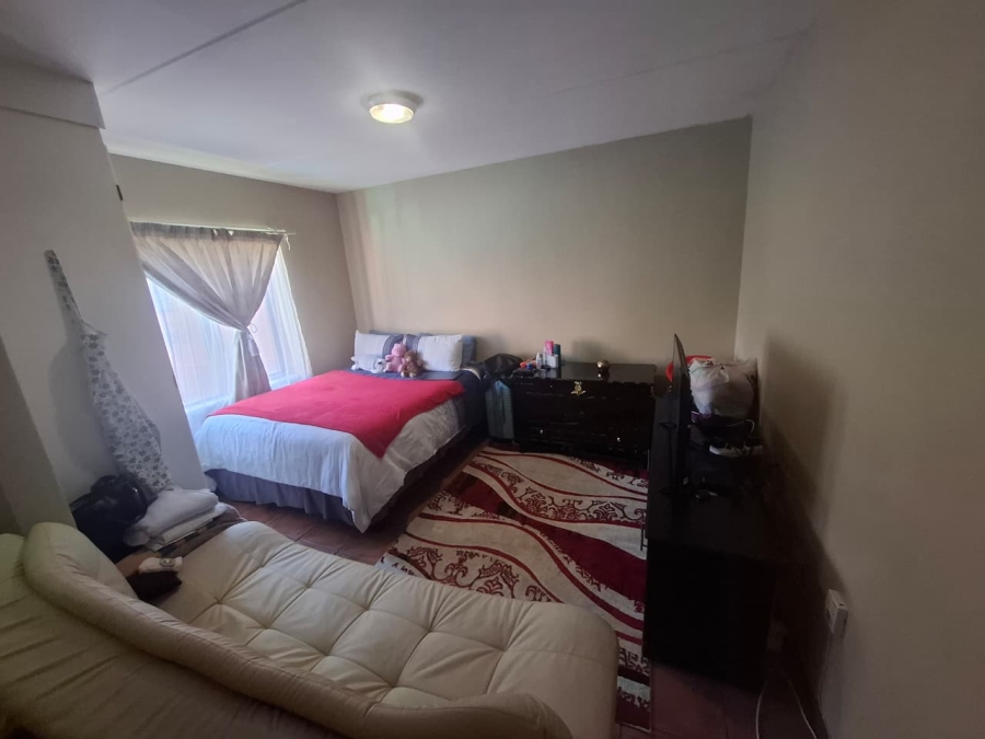 To Let 1 Bedroom Property for Rent in Riviera Gauteng