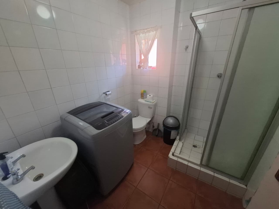 To Let 1 Bedroom Property for Rent in Riviera Gauteng