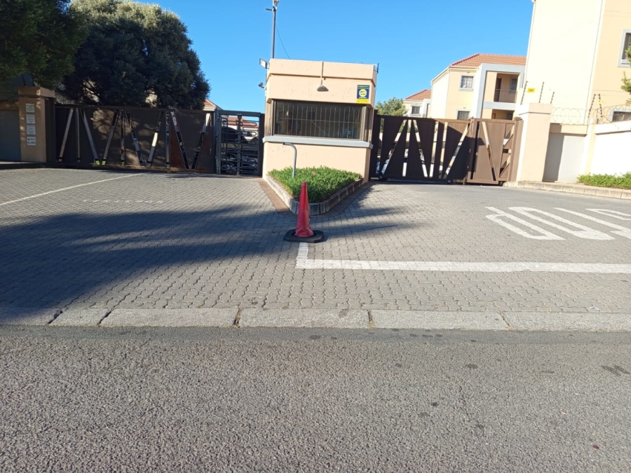 1 Bedroom Property for Sale in Grand Central Gauteng
