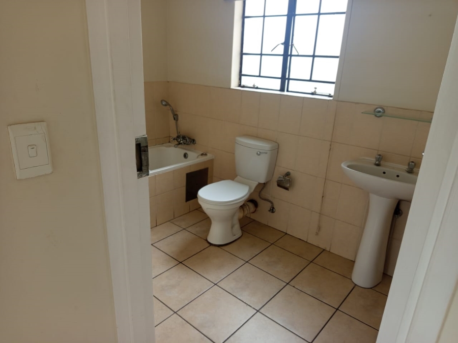 1 Bedroom Property for Sale in Grand Central Gauteng