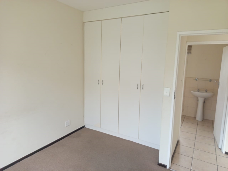 1 Bedroom Property for Sale in Grand Central Gauteng