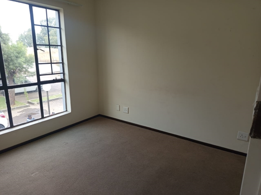 1 Bedroom Property for Sale in Grand Central Gauteng