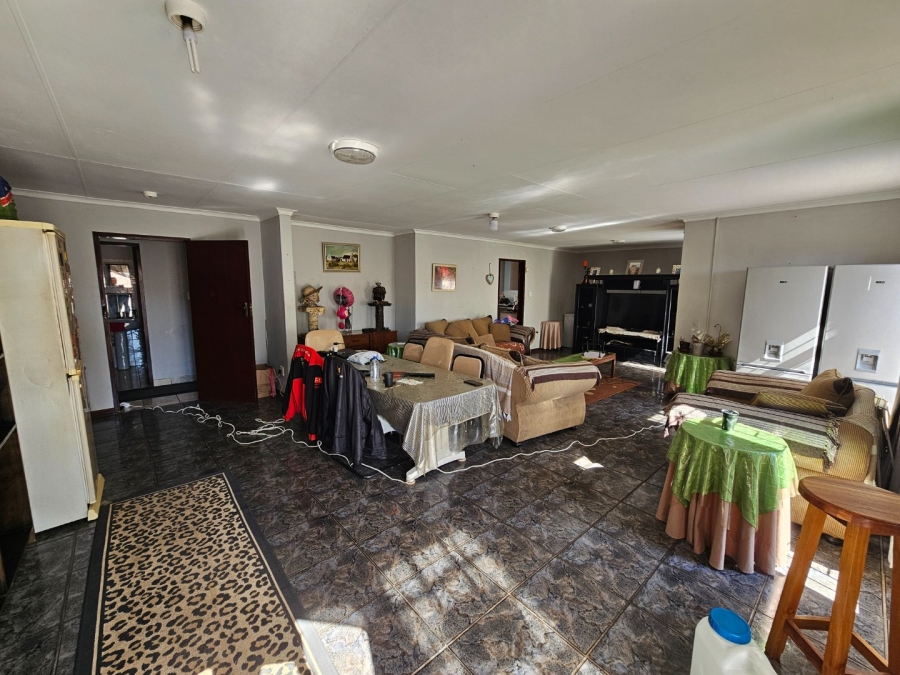 5 Bedroom Property for Sale in Montana Gauteng
