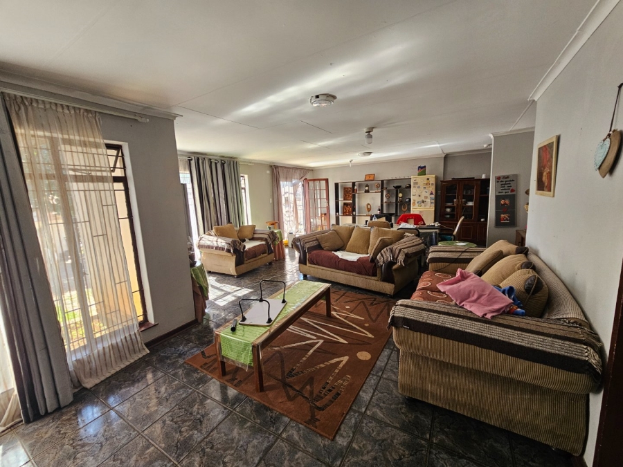 5 Bedroom Property for Sale in Montana Gauteng