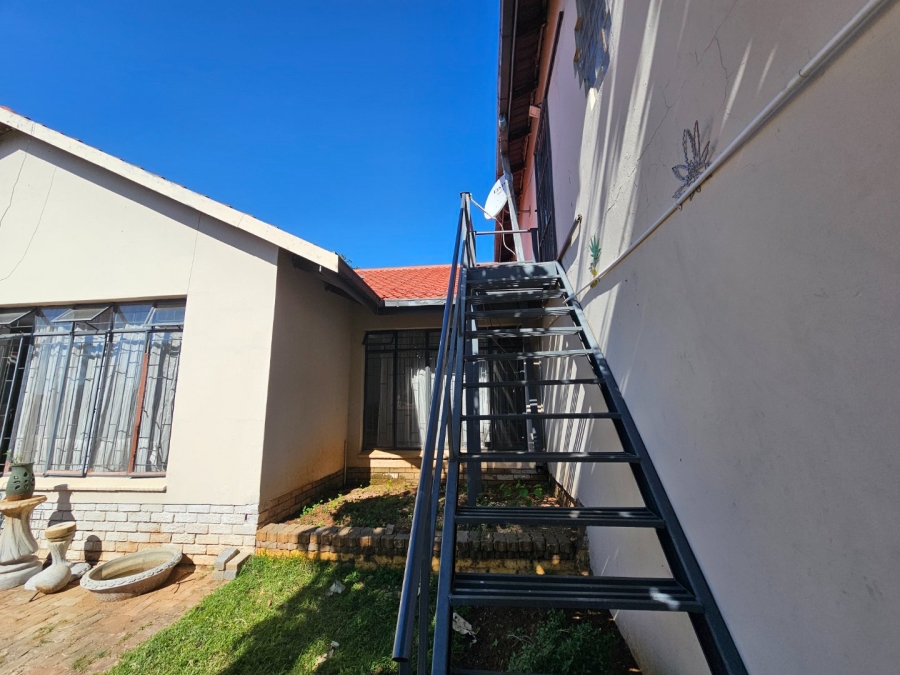 5 Bedroom Property for Sale in Montana Gauteng